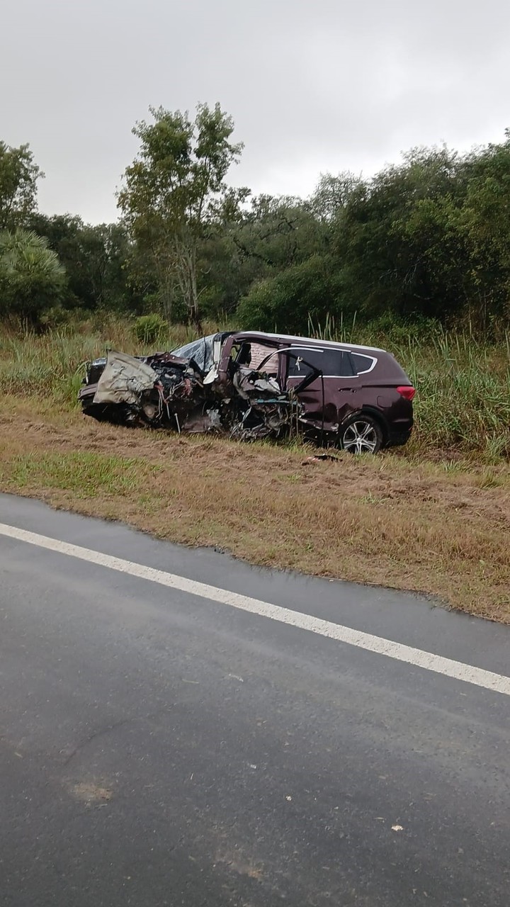 Así quedó el auto en que viajaba Salcedo (Cadena 3).