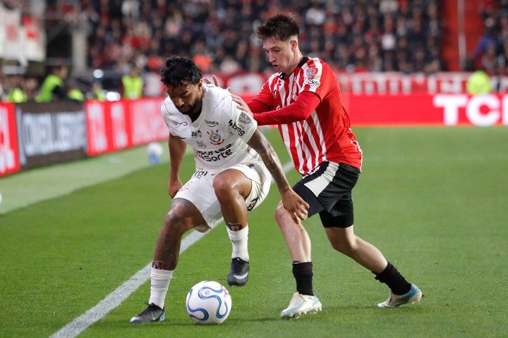 Empataron 1-1 en La Plata (EFE).