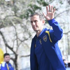 Quién es el juvenil número 50 de la gestión Riquelme que podría debutar en Boca
