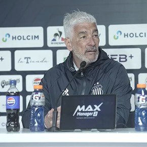 De Felippe, caliente tras la derrota con Boca: "¿A quién querés que ponga, a mi vieja? 