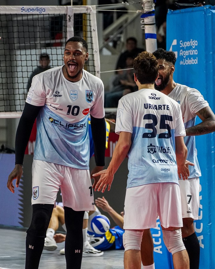 Ciudad se lo dio vuelta a UPCN y se quedó con la Supercopa.
(@VoleyACLAV en X).