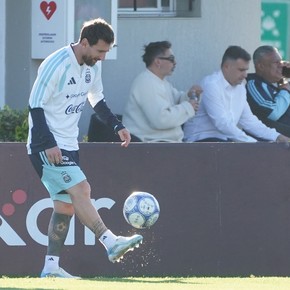 La visita especial en el último entrenamiento de Messi con la Selección