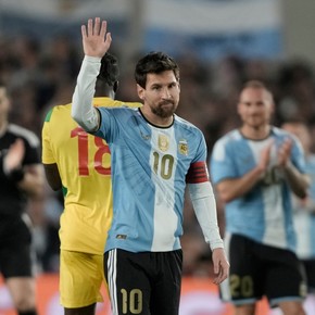El partido se frenó por Messi: la impresionante ovación del Monumental en el minuto 10