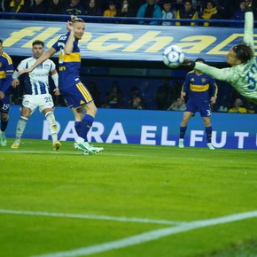 Extraordinario Flores: de la jugada a lo Gareth Bale al golazo para la remontada de Boca