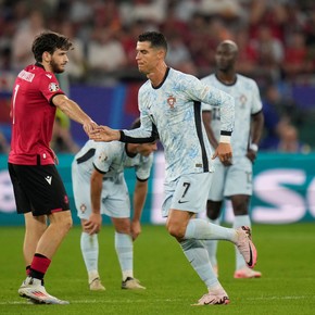 El mensaje de Cristiano Ronaldo a Kvaratskhelia tras su grave lesión: "Lo mejor está por venir"