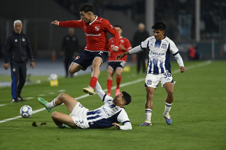 El partido entre Talleres y Independiente (Foto: Ariel Carreras - Clarin / Olé)
