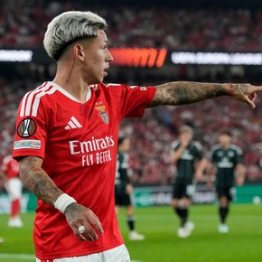 Video: doblete de asistencias de Prestianni en la goleada del Benfica ante el Celtic por la Europa League