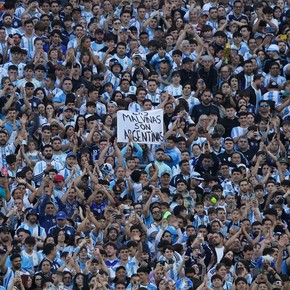 Los insultos a Chiqui Tapia en el Monumental y el rol de la barra de River