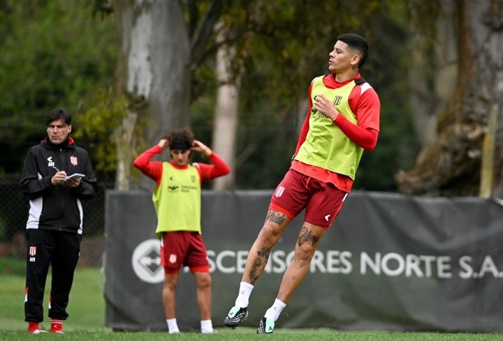 Estudiantes se prepara para jugar contra Flamengo (X).