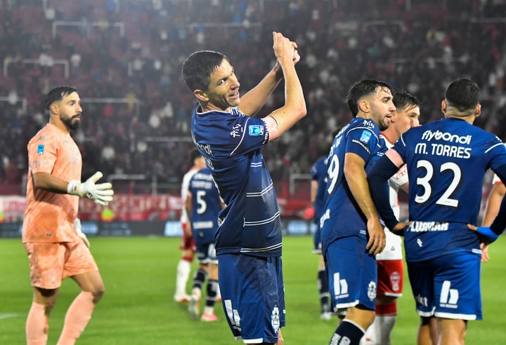 Nacho Fernández festejando su gol para el 1 a 0.