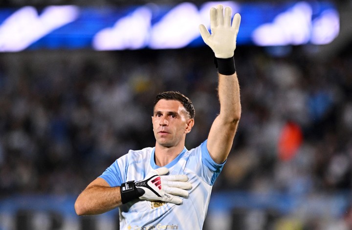 Emiliano Martinez (REUTERS).