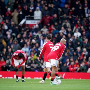 Licha Martínez volvió a jugar en el United: dura goleada en contra 3-0 ante Bournemouth