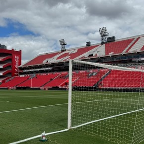 Con Paredes y tres cambios en total, el 11 de Boca para visitar al Rojo