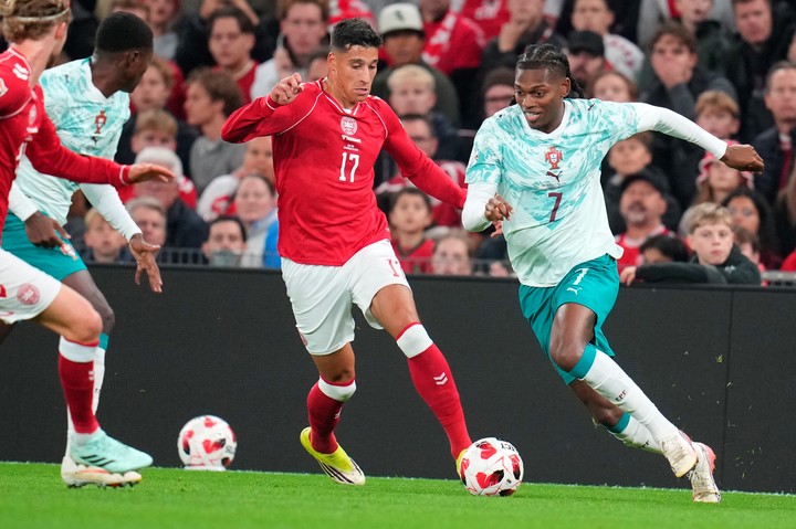 Leao fue elogioso con CR7 (EFE/EPA/Liselotte Sabroe).