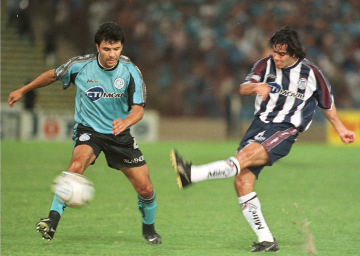 Talleres y Belgrano en 2001 (Foto: DYN).