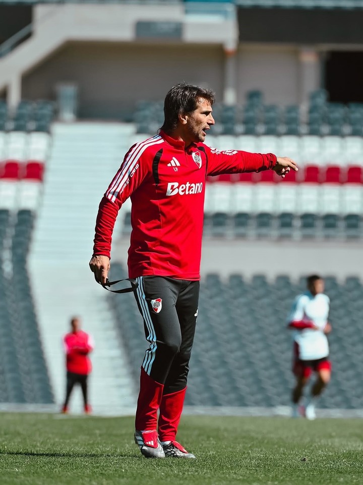Ponzio define el once (Prensa River).
