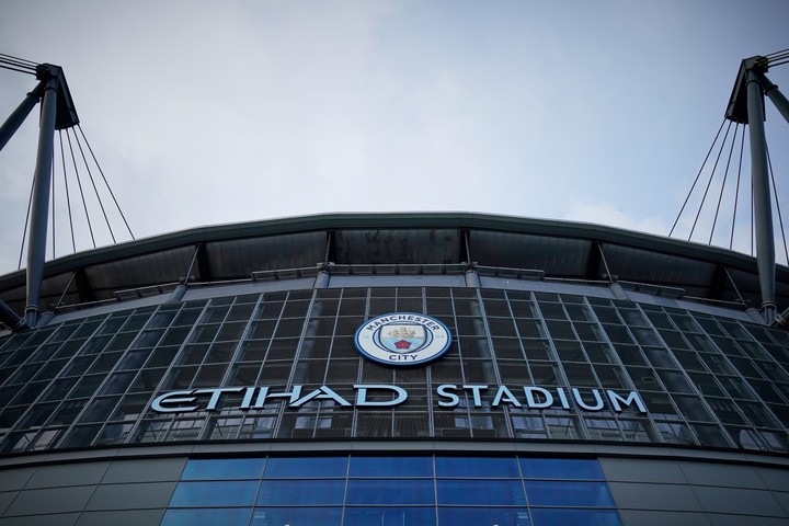 Exterior del estadio del Manchester City. (AP Photo/Dave Thompson)