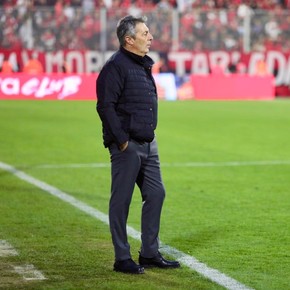 Frank Kudelka explotó por su futuro en Newell's y le respondió a un dirigente: "Yo voy a decidir mi carrera, no otros"
