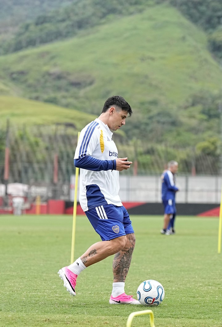 Bareiro comenzó a trabajar en campo. (Prensa Boca)