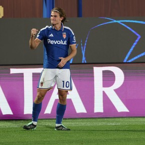 Luego de su partidazo ante el Manchester United, Nico Paz fue incluido en el equipo de la semana de la Champions