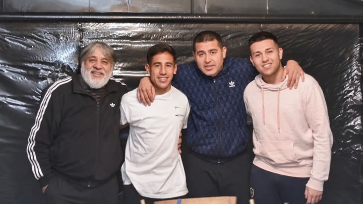 Cacho junto a Román. "Está contento, ¿qué va a decir?", dijo su papá.