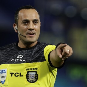 Espinoza rompió el silencio tras ser parado por "farmear aura": "Pedí dirigir en el ascenso" y "tengo mis diferencias con Beligoy" 