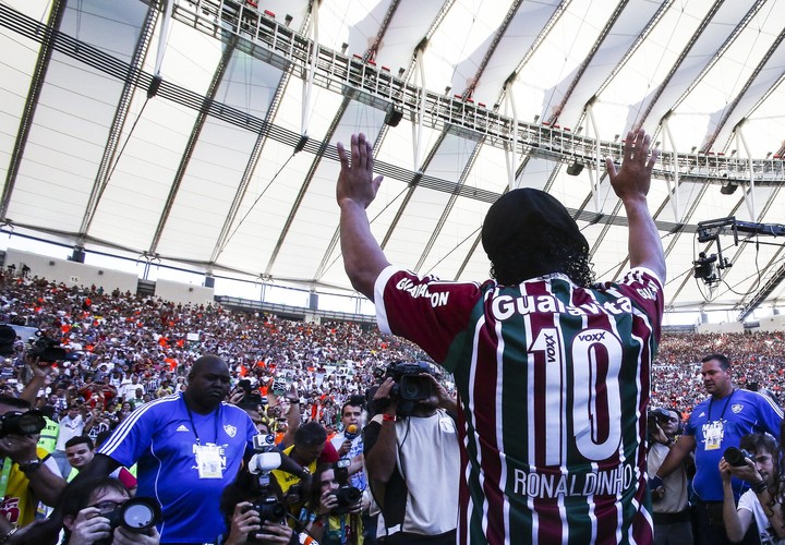 Ronaldinho regresa 11 años luego de su última función con el Flu. 