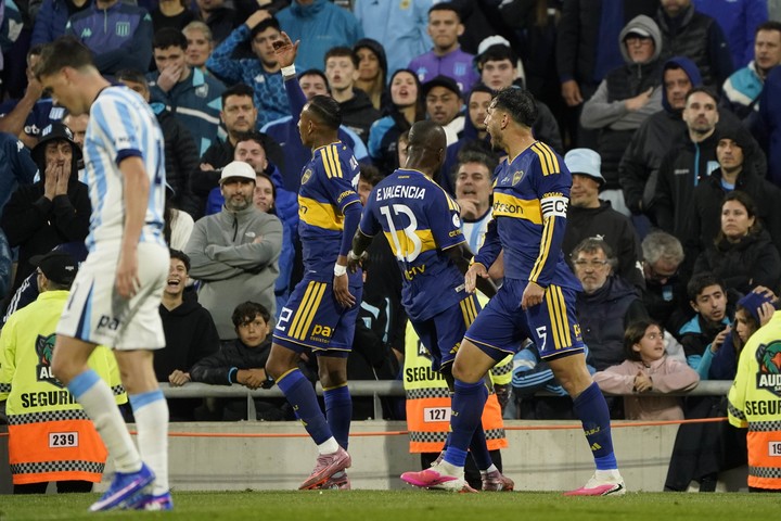 Boca se lo dio vuelta a Racing, con tres goles de Enner Valencia (Foto: Fernando de la Orden).