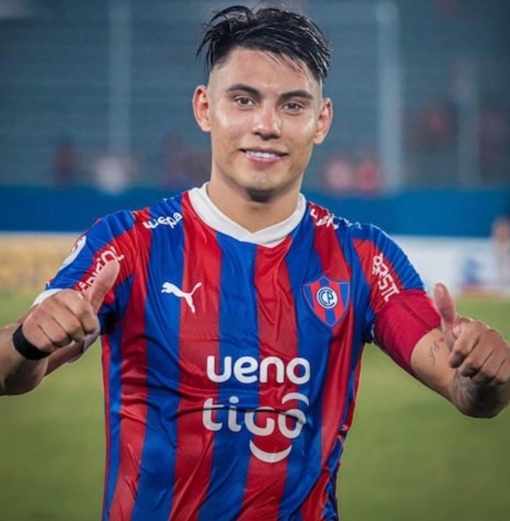 Arzamendia en su etapa como futbolista de Cerro Porteño