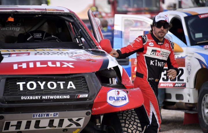 Fernando Alonso en el Dakar con Toyota, año 2020. (Photo by FRANCK FIFE / AFP)