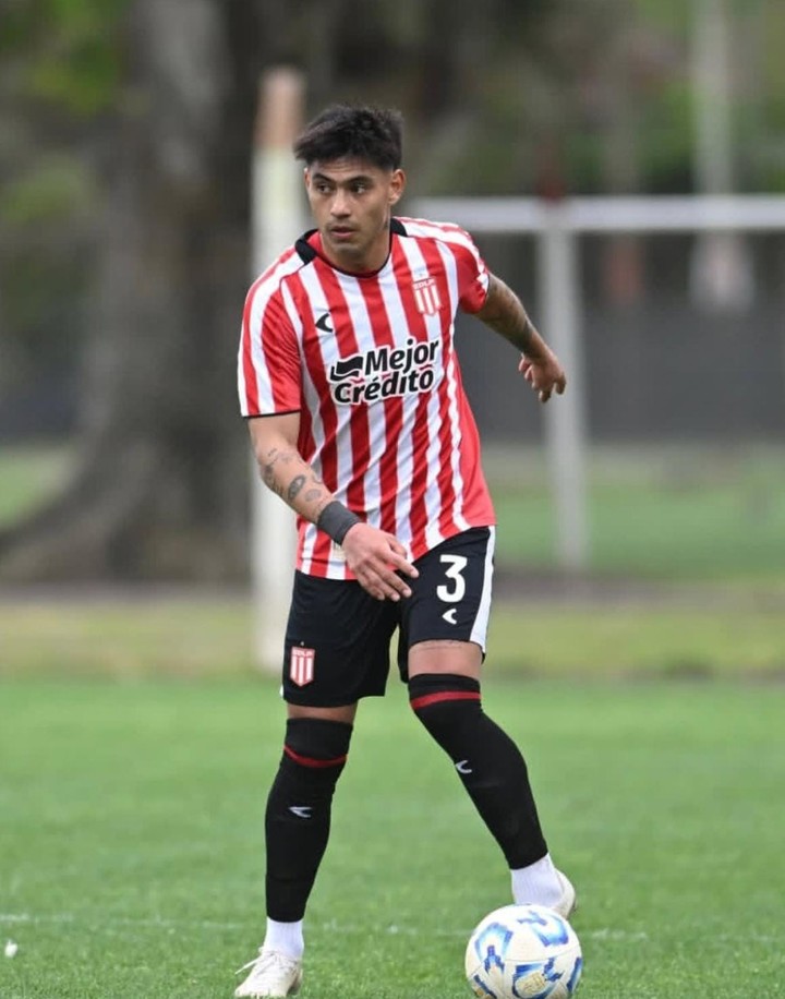 Arzamendia en su regreso a las canchas en la Reserva de Estudiantes de La Plata