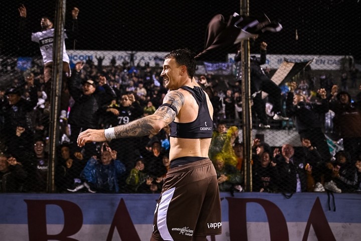 Mainero, autor del penal decisivo (Prensa Copa Argentina).