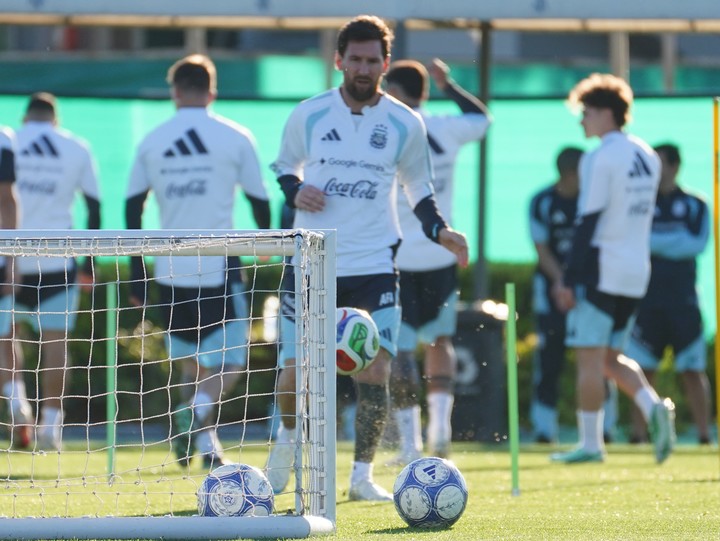 La última práctica de Leo con la Selección (Marcelo Carroll).