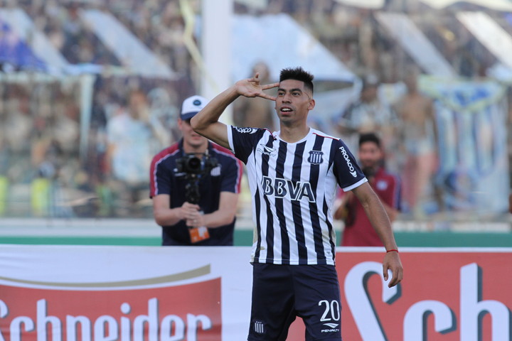 Talleres y su último triunfo en el clásico. (Foto: Daniel Cáceres)