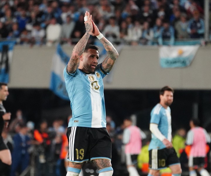 Se despidió Otamendi de la Selección: gol y cambio (Foto Marcelo Carroll - CLARIN).