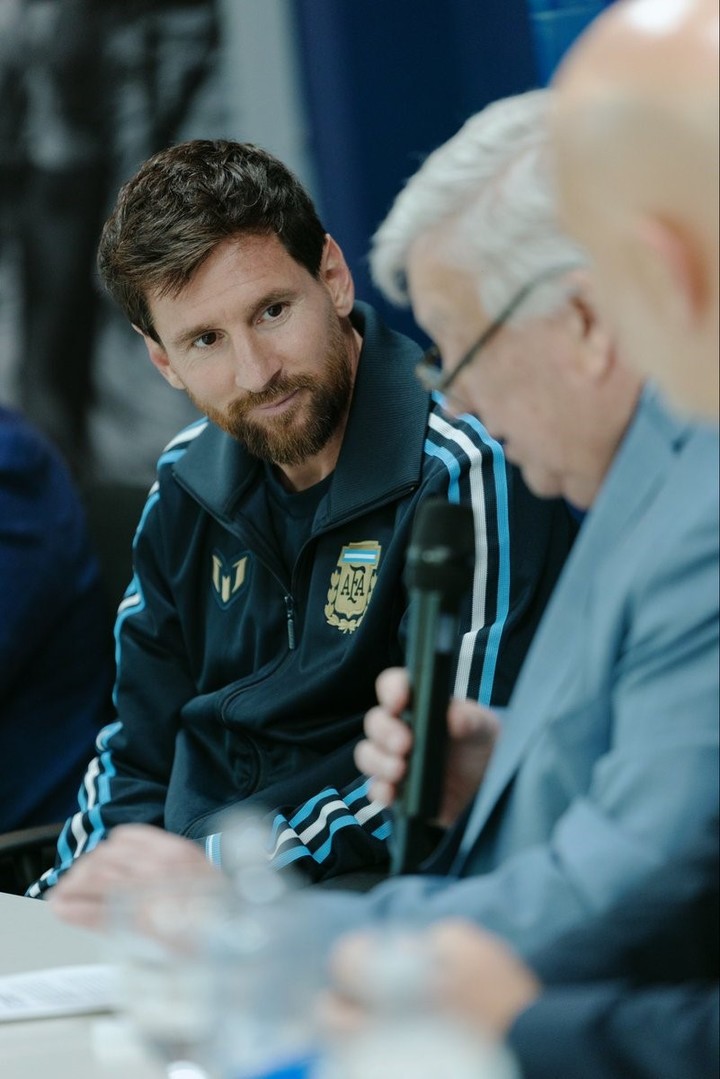 Lionel Messi recibió el título “Doctor Honoris Causa” de la Universidad de Buenos Aires (@Argentina)