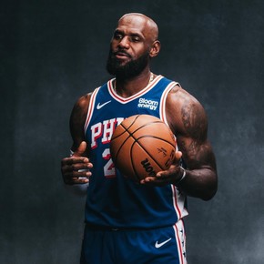 Se viene el debut de LeBron James con los 76ers: el riesgo de una lesión crónica y su partido contra los campeones