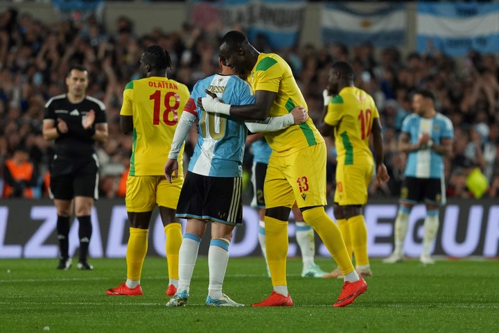 Argentina y Benín en el estadio Monumental, en Buenos Aires (EFE).