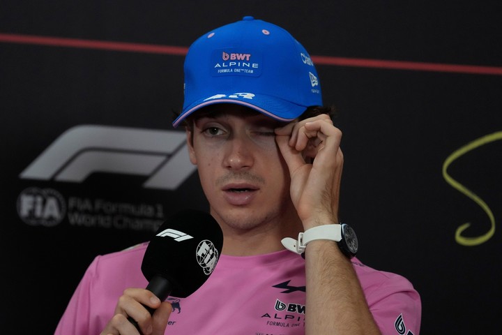 Franco Colapinto en la sala de prensa previa al GP de Singapur.
(AP).