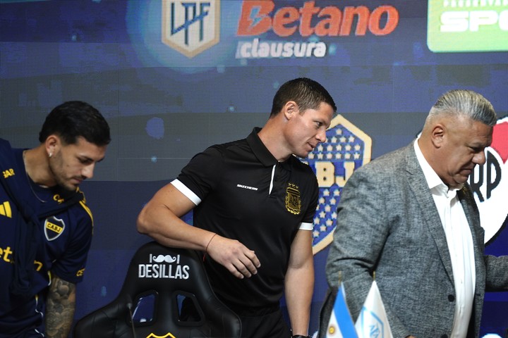 Nicolás Ramírez con Paredes antes del Súper del 2025. (Foto Maxi Failla)