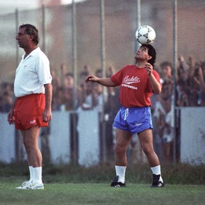 Video: se publicó el tráiler del documental sobre el paso de Bilardo por el Sevilla